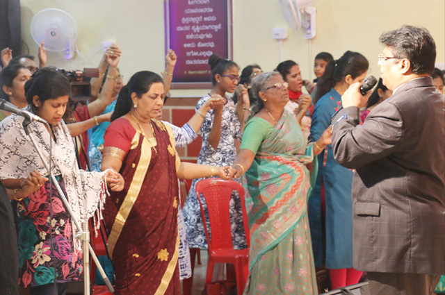Hundreds gathered at the Night Vigil prayer organized by Grace Ministry in Mangalore at Prayer Center here on Feb 03, 2018. Many were healed by the power of Holy Spirit by the prayers of Bro Andrew Richard.